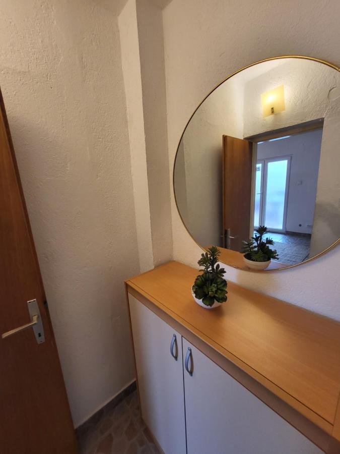 Apartmaniinprimosten Ngoại thất bức ảnh