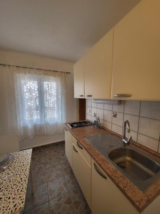 Apartmaniinprimosten Ngoại thất bức ảnh