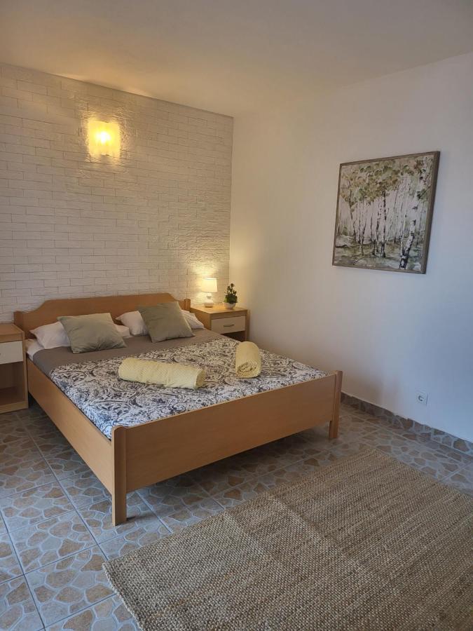 Apartmaniinprimosten Ngoại thất bức ảnh